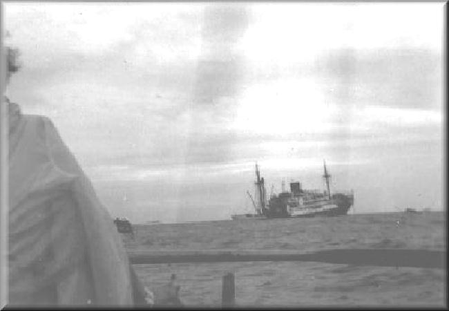 FOTO TWEE VAN UIT EEN SLOEP